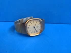 Timex Q Vintage Quartz Watch 1982-1984, calendar date, Ref 52817, gold, running