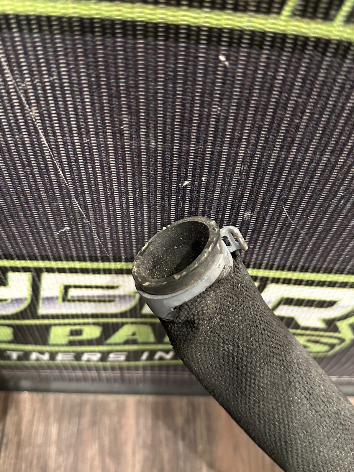 2021 AUDI R8 FRONT LEFT RADIATOR COOLANT HOSE PIPE ASSEMBLY OEM 4S0 121 065