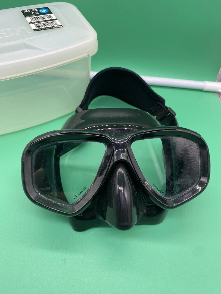 Oceanic Scuba Mask Black With Comfort Strap In Case - Image 2 of 4