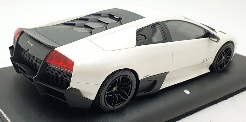 MR Models 1/18 Scale LAMBO02FWA - Lamborghini Murcielago SV - White - Image 3 of 4