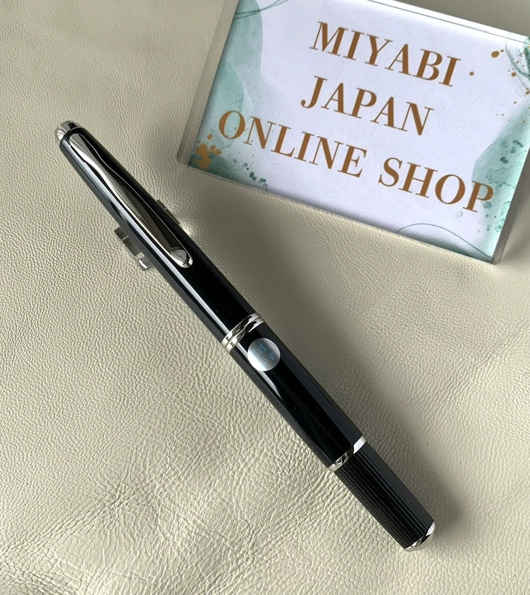 Gold, 18K Nib Medium (M) Nib Pilot Collectible Fountain Pens for