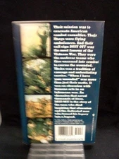 Dust off (The Illustrated hist - ACCEPTABLE