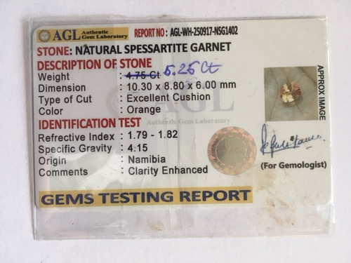 Oranger Spesartin, aus Namibia, 5,25 Ct., mit Zertifikat. Oranger Spesartin, aus Namibia, 5,25 Ct., mit Zertifikat.