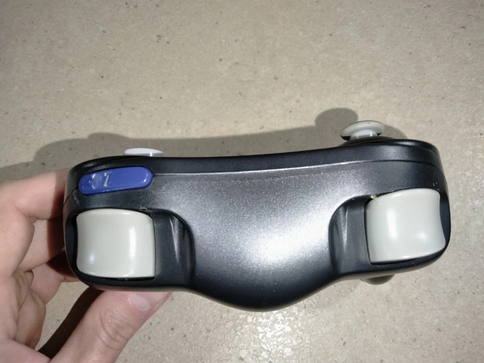 WORKING KMD Wireless Gamecube Controller with Receiver Dongle (Black) - Image 3 of 3