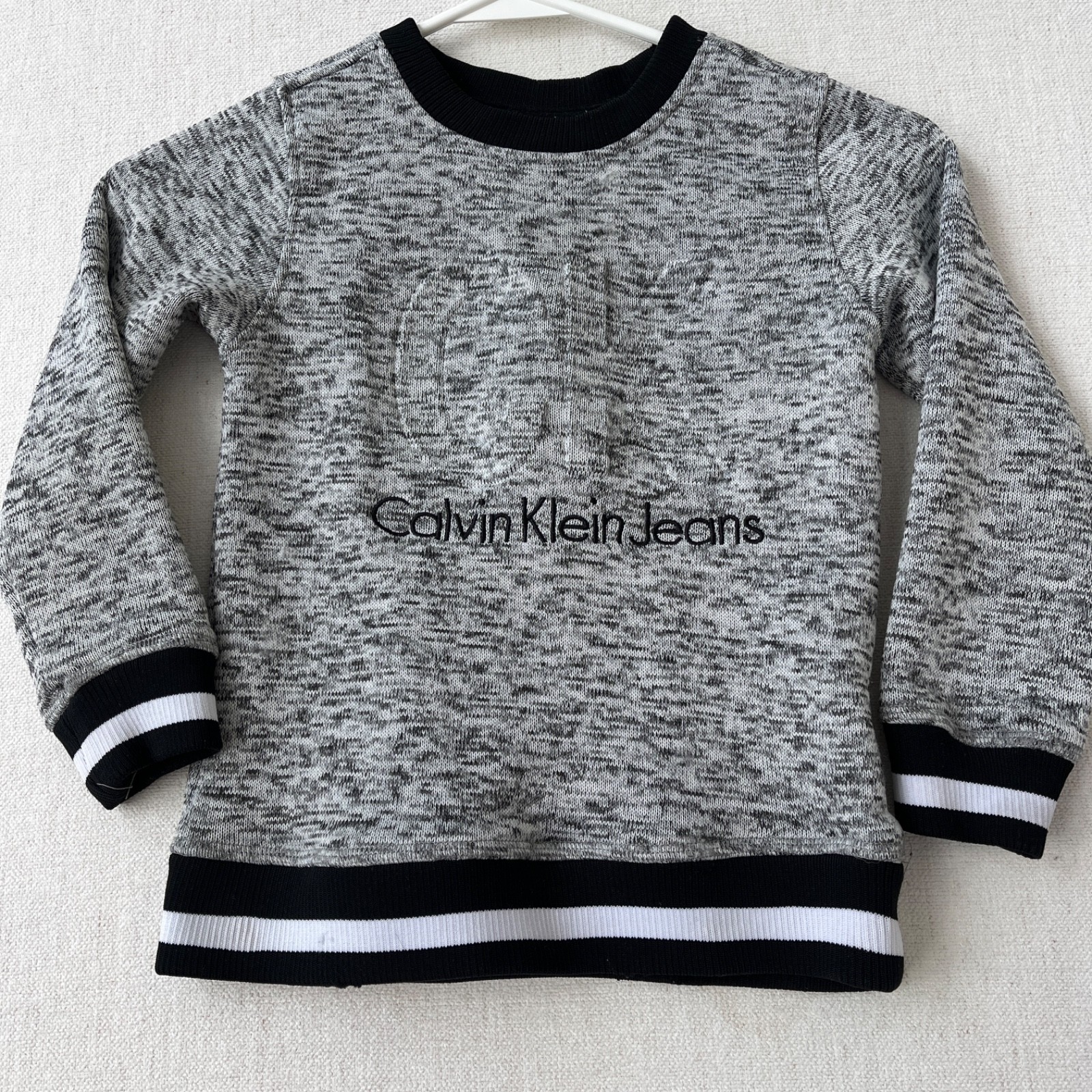 Boys Size 5 Gray Marled Pullover Sweatshirt Logo Black White