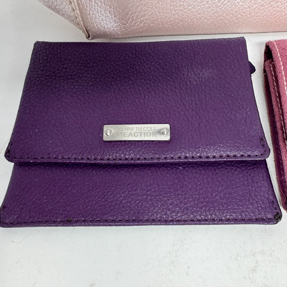Juego de billetera Kenneth Cole púrpura reacción y gamuza rosa + bolsa de cosméticos Lancome Foto 2 de 4