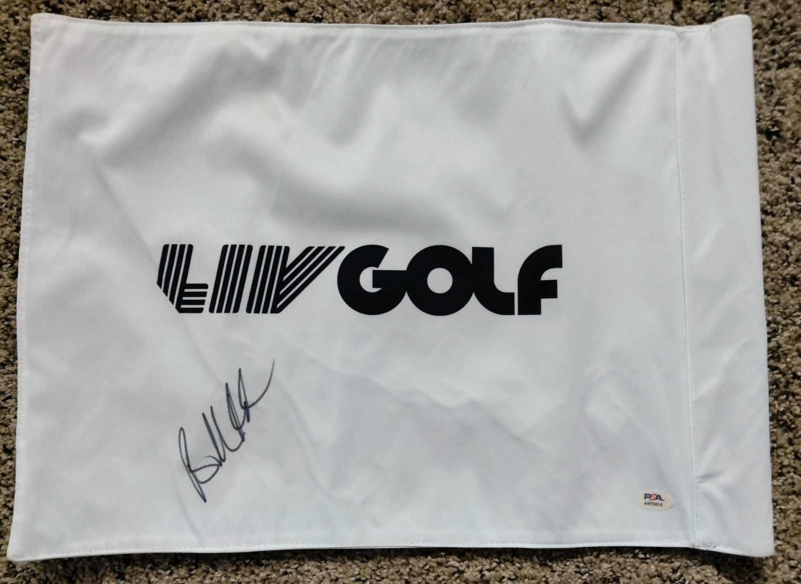 brooks koepka Autographed Signed LIV 18 FLAG - PSA 