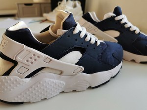 navy blue and white huaraches