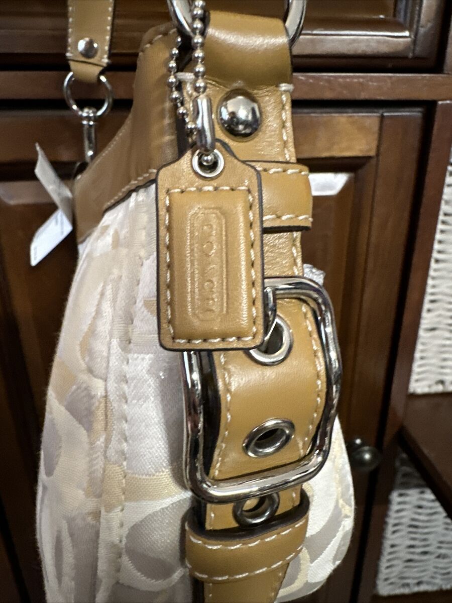 Authentic COACH Zoe Optic Sig Tp Hnd F44109 Brand New With Authentic COACH Zoe Optic Sig Tp Hnd F44109 Brand New With