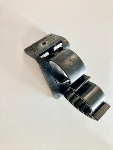 VW Golf 2 Klammer Halter Clip Führung Kabelhalter Kabelbaum Kabel Armaturenbrett