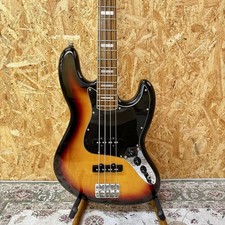 Diferentes componentes de cuerpo Grassroots Jazz Bass años 70