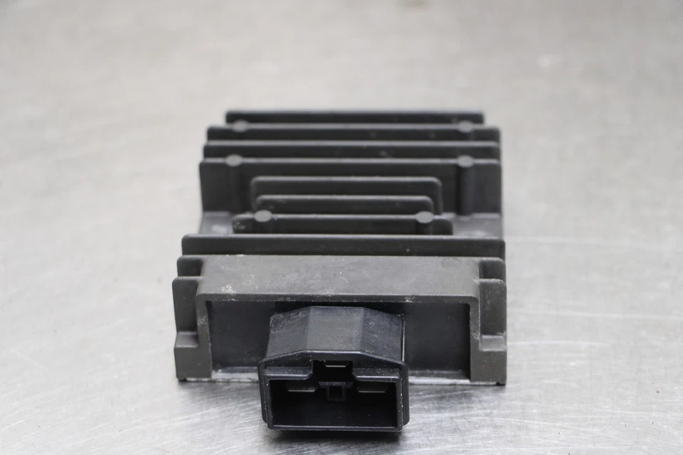 15-22 HONDA CBR300R RECTIFIER VOLTAGE REGULATOR Foto 4 de 4