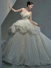 Satin Strapless Lace Wedding Dress Brides Sleeveless Dress Puffy Skirt Trailing