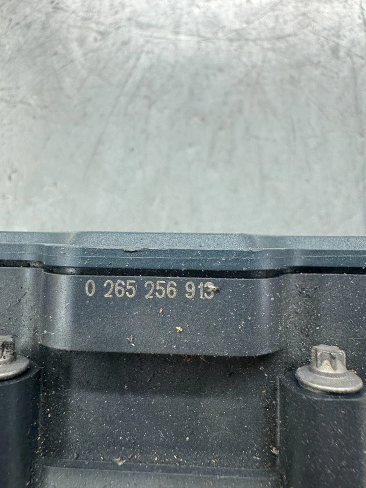 Infiniti QX30 2017 bomba de freno antibloqueo control ESP base OEM A0914310400 Foto 3 de 4