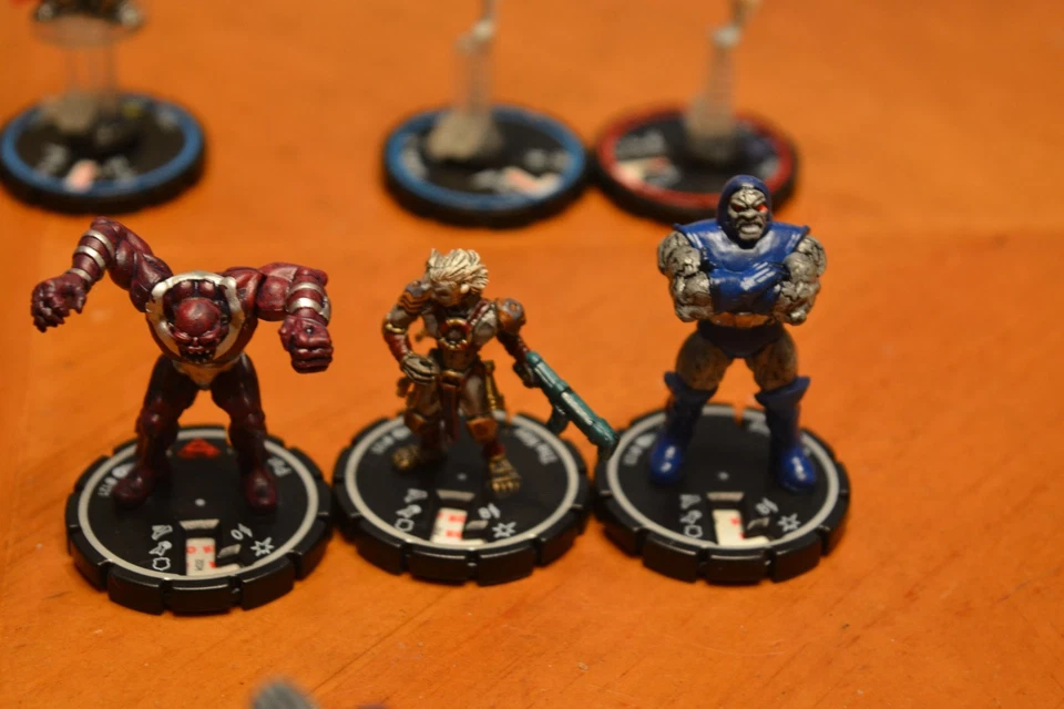 HERO CLIX HYPERTIME LOT OF 50 FIGURES SOME VERY RARE AND HARD TO FIND VALUABLE - Image 4 of 4