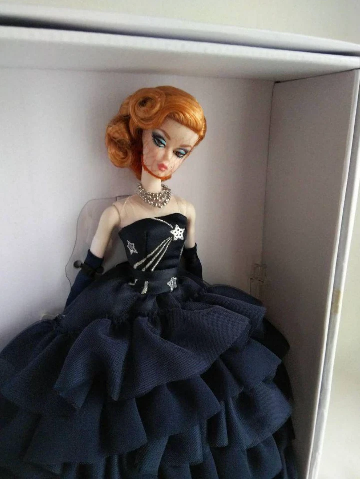 Muñeca Mattel Barbie Signature Fashion Model Collection Midnight Glamour FRN96 Foto 2 de 3