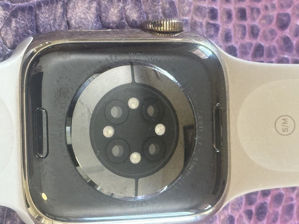 Apple Watch Series 7 41 mm dorado acero inoxidable caja cerámica con correa crema GPS Foto 4 de 4