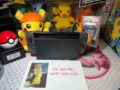 Nintendo Switch 32GB Gray/Gray Joy-Con Console TESTED Some Signs Of Normal Use