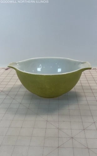 Vintage Pyrex Glass 442 Green Cinderella Mixing Bowl