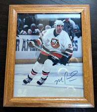 *Very Cool* Michael Peca Wood Framed & signed New York Islanders 8x10 photo