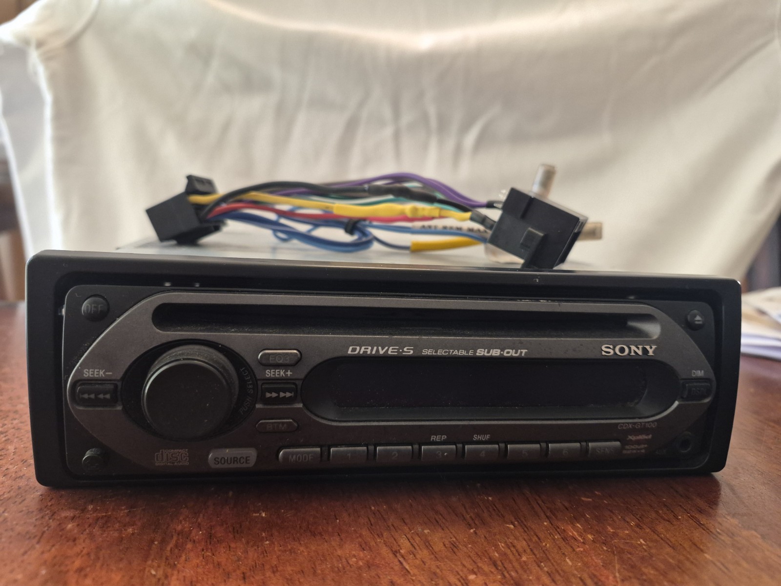 Sony CDX-GT100 Car Stereo/CD Player