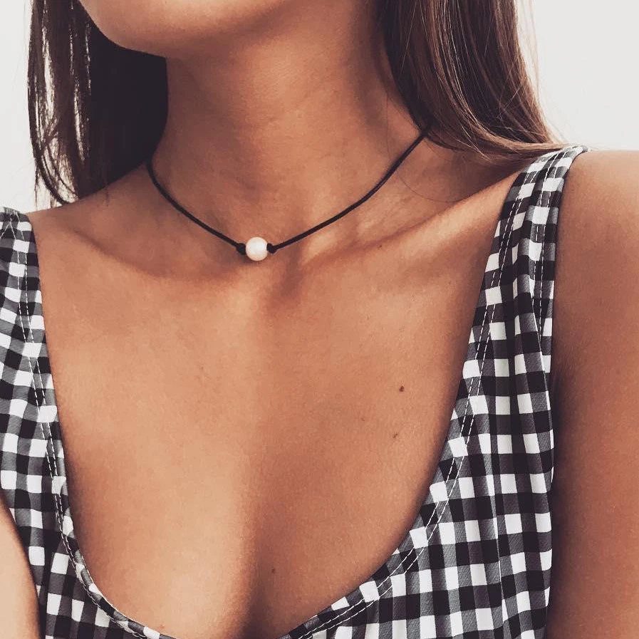 Pearl on leather shop cord choker