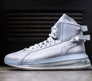 nike air max 720 saturn pure platinum