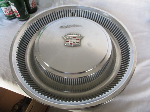 Vintage Cadillac Eldorado hubcaps SET of 4 - Picture 5 of 8