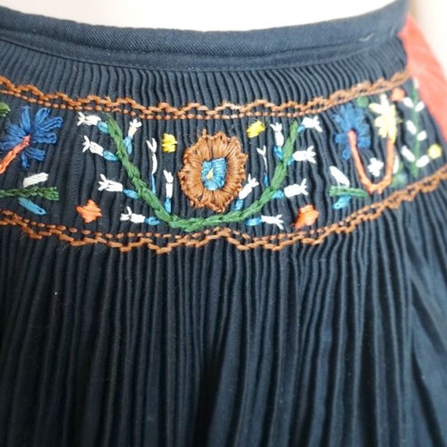 Delantal popular plisado rumano vintage hecho a mano de Transilvania Salaj - Imagen 5 de 15