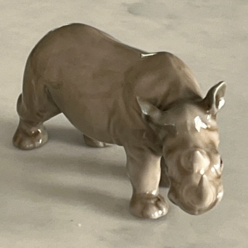 Lladro 5437 "Mini Rhino" from the Miniature Animals Set - MWOB, RV$525 - Picture 9 of 19