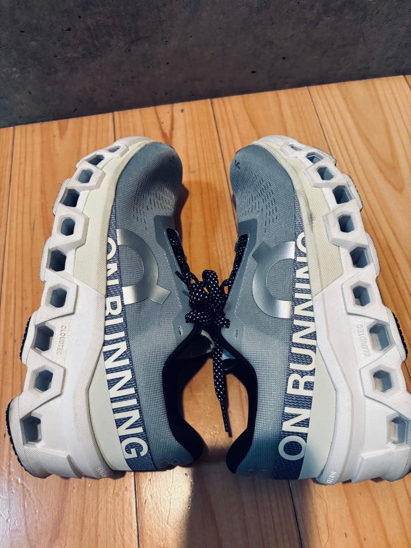 On Women 7.5US Cloudmonster 2 Used Twice Rare Sport Shoes Model Limited Edition image 5
