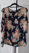 New Peacocks floaty floral feminine top, size 12