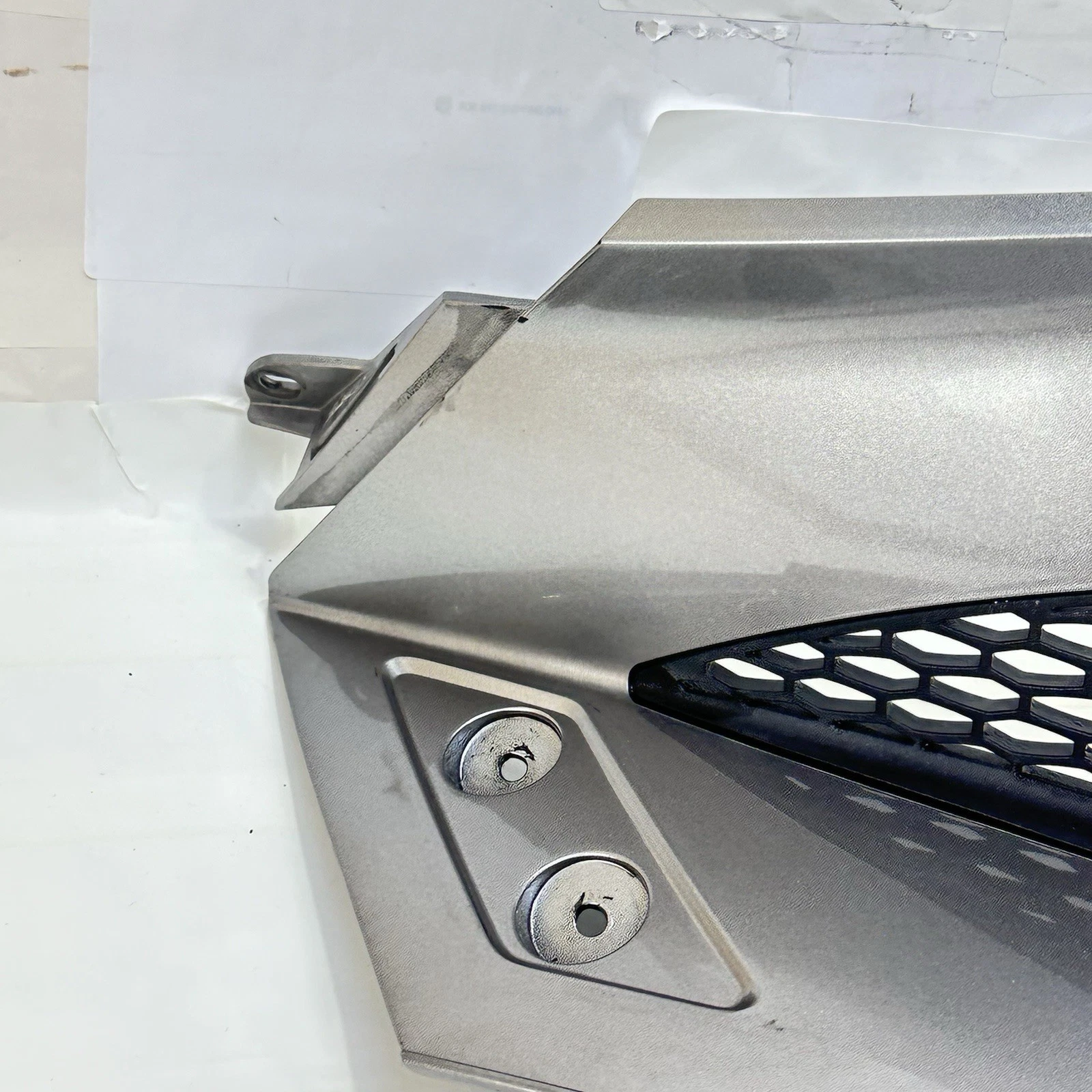 2012 CAN-AM SPYDER RT-S SE5 RIGHT SIDE FAIRING COWL PANEL BODY PLASTIC SILVER