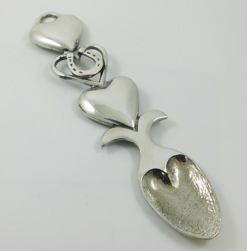 Cuchara de amor de peltre inglés sólido para boda diseño galés hecha en Reino Unido LS511 - Imagen 2 de 4