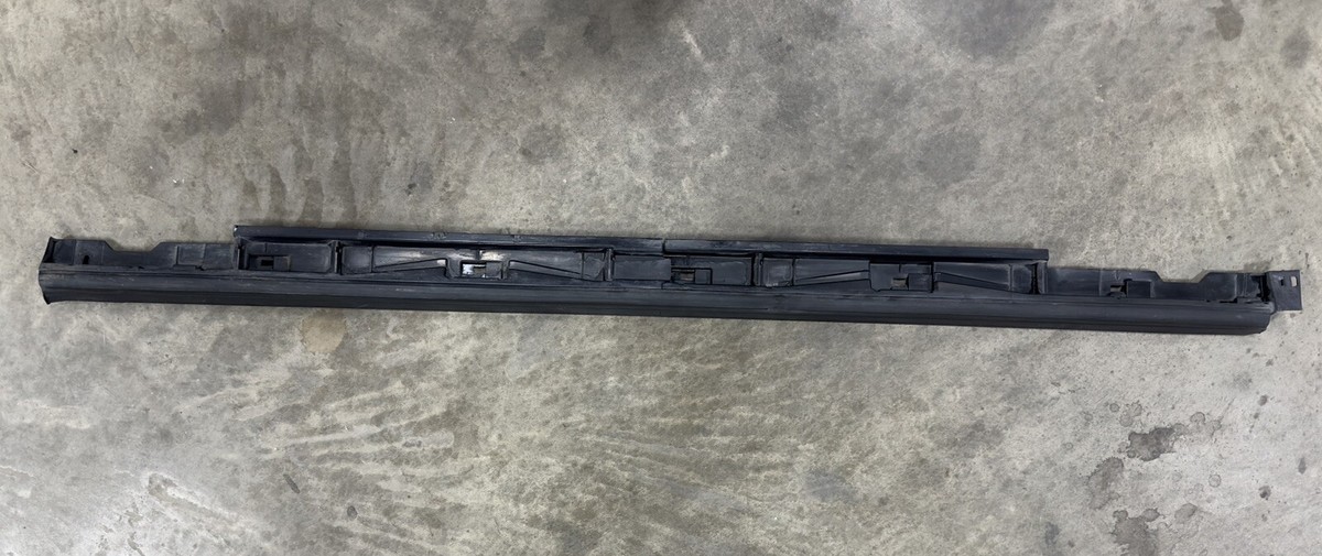 OEM 2017-2024 MAZDA CX-5 RIGHT SIDE ROCKER MOLDING LOWER PANEL