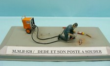 M.M.B 028 / DIORAMA / KIT RESINE / DEDE ET SON POSTE A SOUDURE 1/43