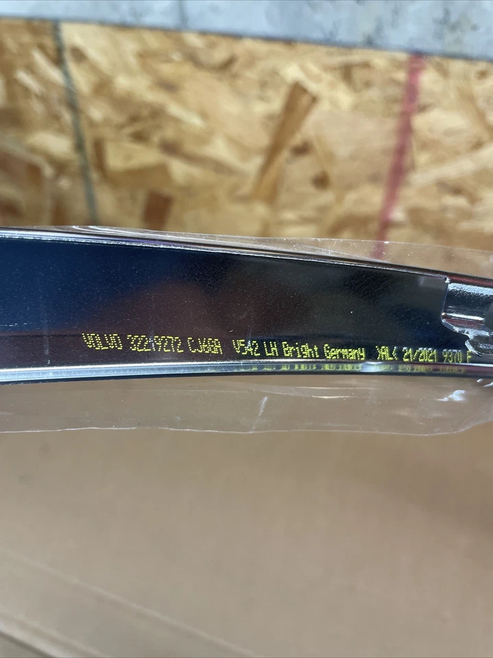 NUEVO VOLVO V90 CROSS COUNTRY CUARTO IZQUIERDO MOLDURA VENTANA 3219272 GENUINO Foto 2 de 2