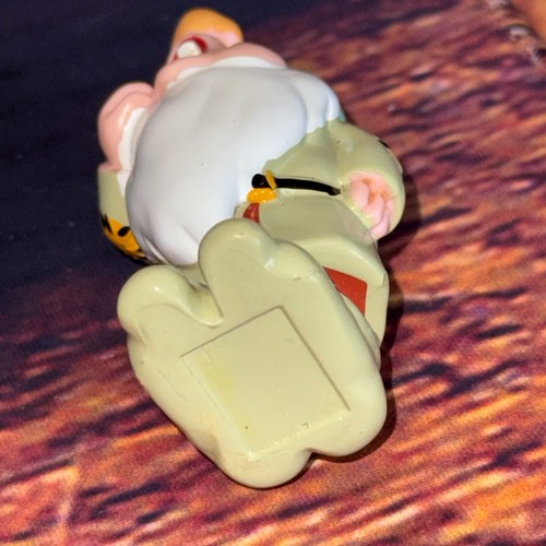 Disney Snow White and The Seven Dwarfs SLEEPY Mini Figure Figurine PVC RARE - Picture 10 of 10