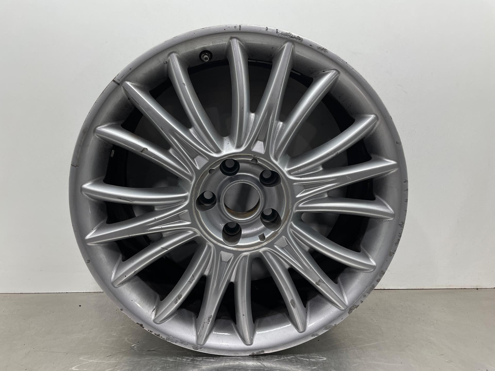 2014 Maserati Quattroporte Wheel Rim 19x8.5 Front Alloy LIGHT RASH OEM 670010508