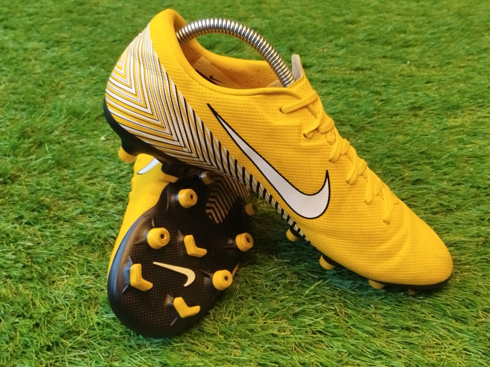 Nike Mercurial Vapor 12 NJR Neymar FG/MG Football Boots Size 6 Yellow