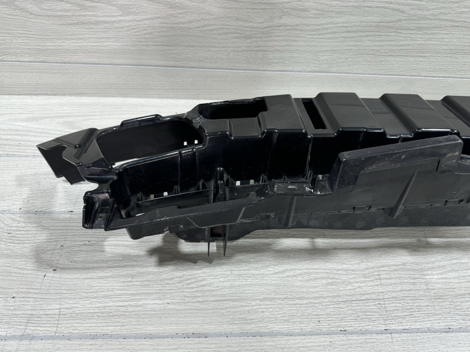 2019-2022 Lamborghini Urus Front Bumper Lower Support Bracket Grille Center