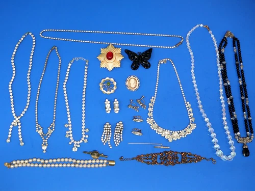 19pc Vintage Costume Jewelry Lot Rhinestone Faux Pearl Bead Crystal Estate Finds