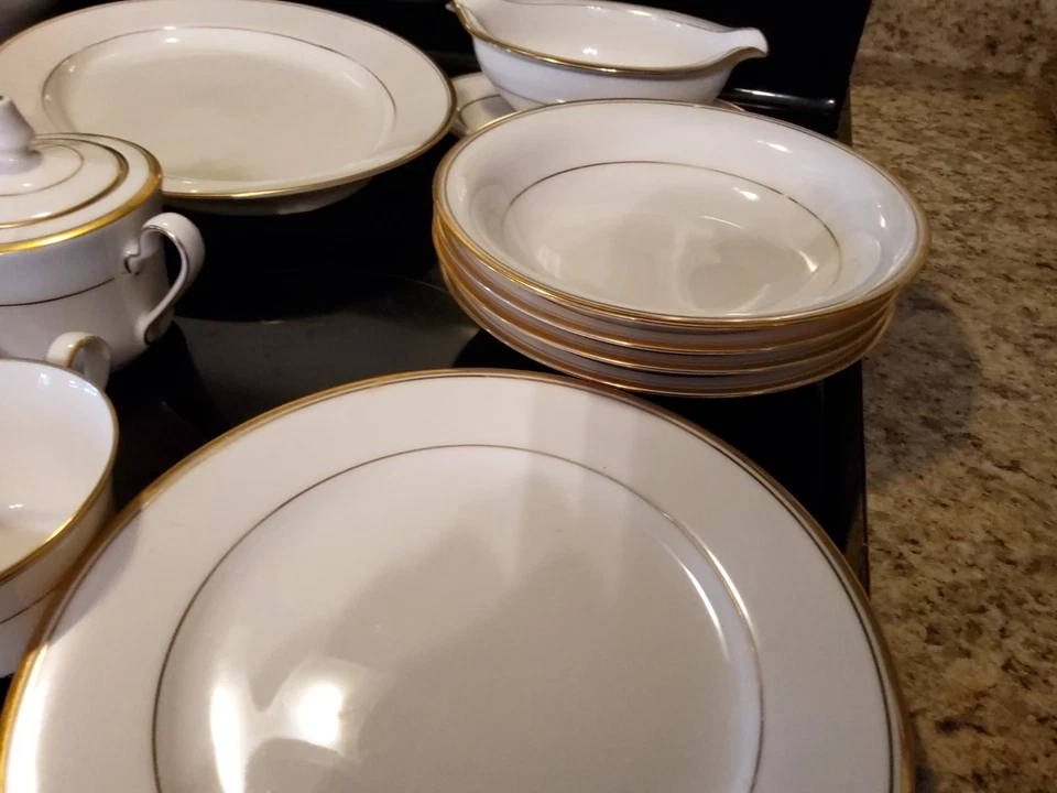 Vintage Noritake Linton #7552 Dishes 30 Pieces - Image 4 of 4