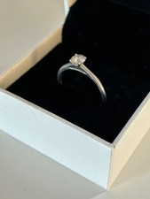 De Beers Classic round brilliant 0.44ct diamond ring, 950, size O