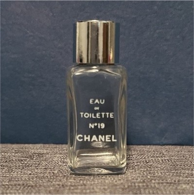 CHANEL No. 19 Eau de Toilette Miniature Perfume Bottle - EMPTY BOTTLE KID PLAY 