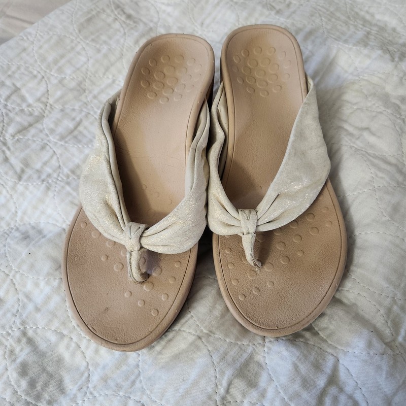 Vionic Thong Sandals  GOLD Metallic Slides Comfort Shoes Size 6