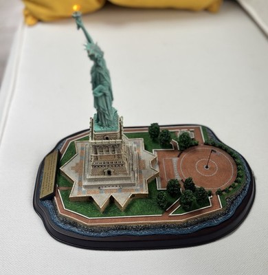 ダンバリーミント エンパイアステートビル 美品 ライトアップ Empi h9ES Danbury Mint Commemorative Lighted Statue of Liberty Figure +