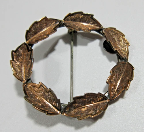 VTG SIGNED COPPER BY BELL metal TEXTURED LEAF WREATH Brooch Pin Costume Jewelry