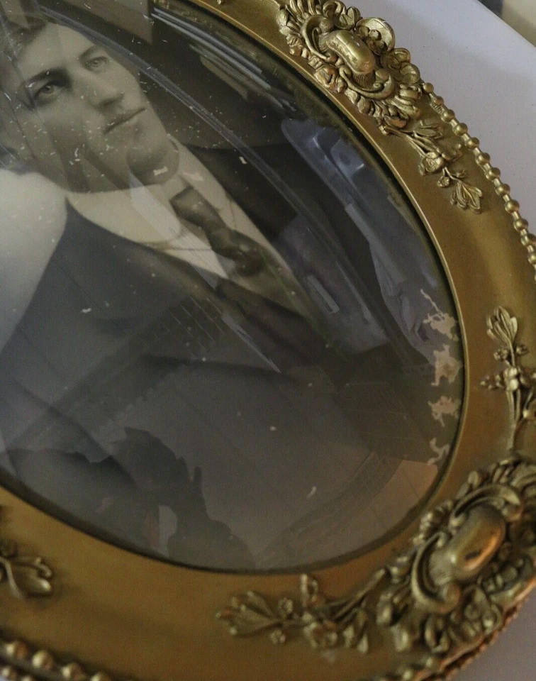 Antiguo marco de retrato victoriano yeso convexo años 1900 joven eduardiano grafito Foto 4 de 4