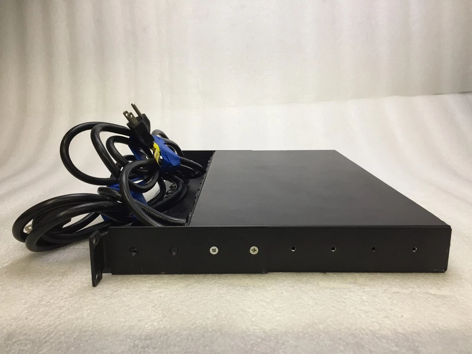 Interruptor de transferencia automática de montaje en rack APC AP7750 ATS 8 salidas con tarjeta AP9617 Foto 3 de 4